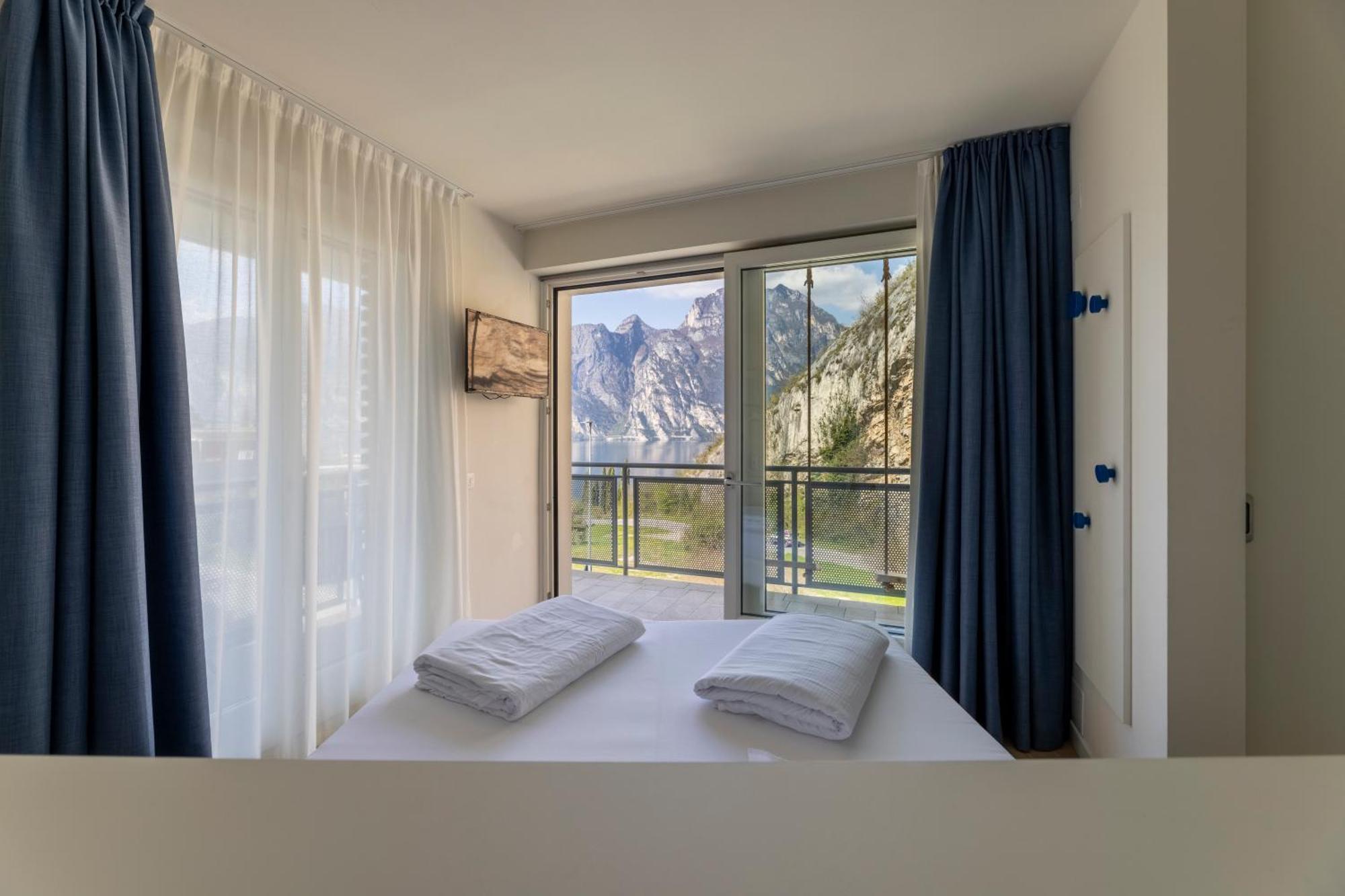 Hi Torbole - Pool & Hotel