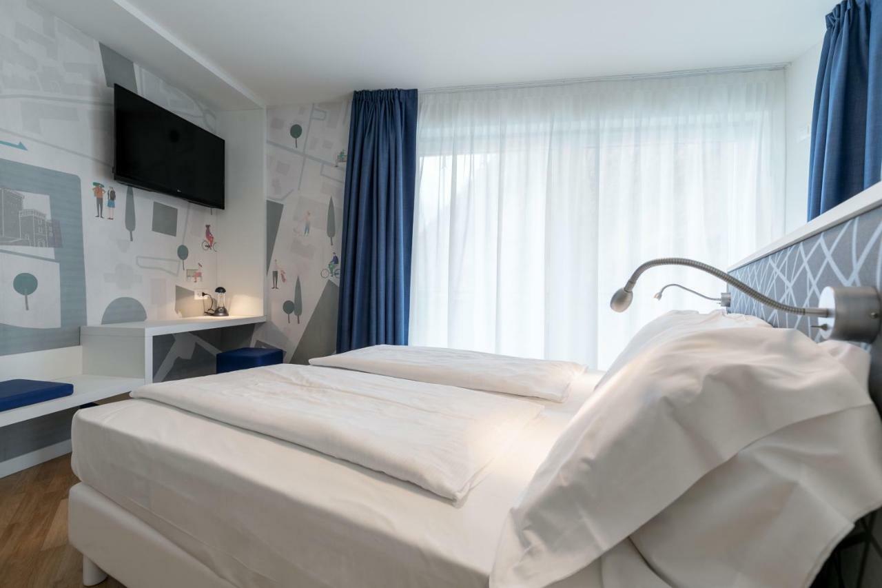Hi Torbole - Pool & Hotel Torbole Sul Garda