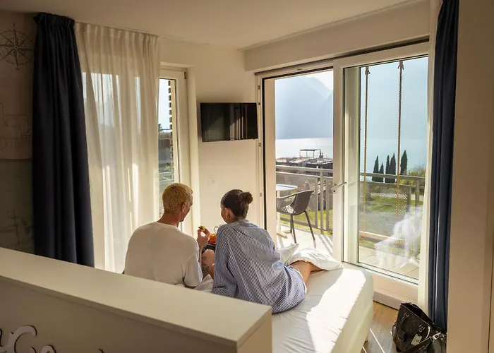 Hi Hotels Torbole - Pool & Spa